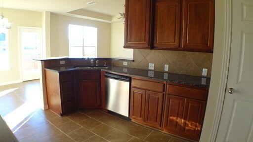 Building Photo - NICE 2 BEDROOM TOWNHOME LOCATED IN PLANO, TX!