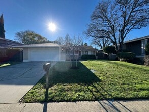 Building Photo - 8224 Canyon Oak Dr