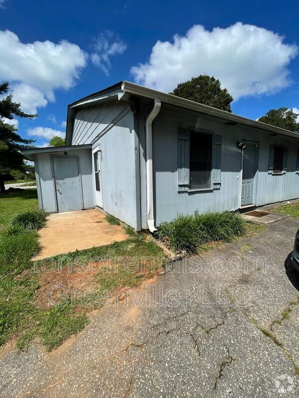 Building Photo - 100 State Rd S-42-7449