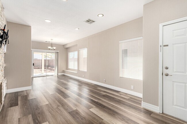 Foto del edificio - Remodeled Single Story Home in Southwest!