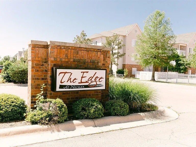 Foto del edificio - 2200 Classen Blvd