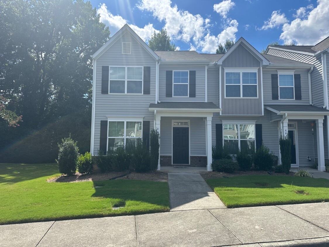 Photo - 102 Harvest Oaks Ln