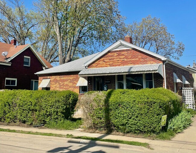 2422 White St, Dubuque, IA 52001 House Rental in Dubuque, IA