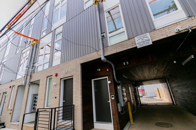 Building Photo - 1230 Lecount St