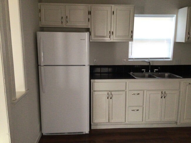 Foto del edificio - 3  bedroom 2 bath Mobile Home with a  Larg...