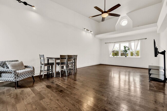 Foto del edificio - 1637 N 33rd St