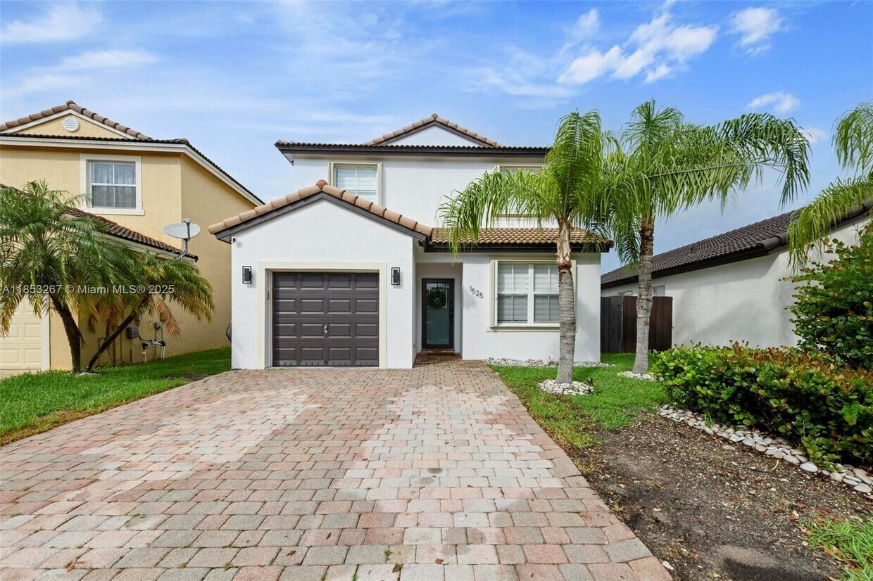 Foto principal - 1525 SE 20th Pl
