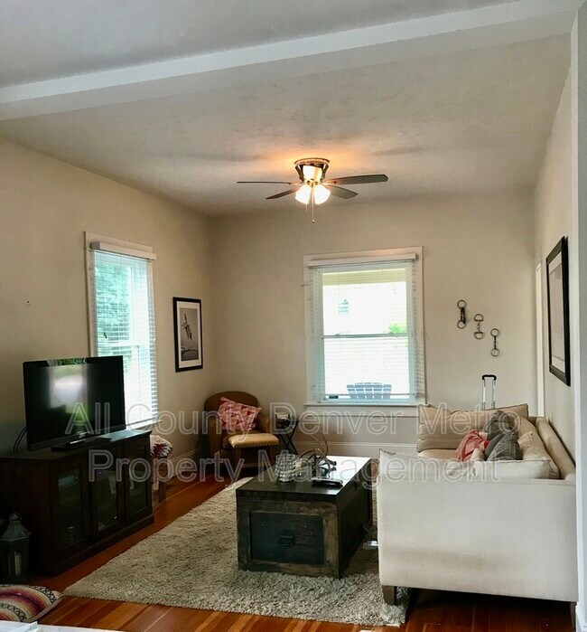 Foto del edificio - 4532 Eliot St