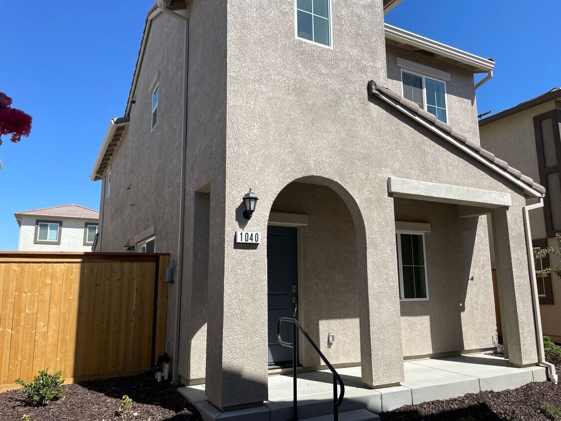1040 San Anselmo Ln, Roseville, CA 95747 House Rental in Roseville