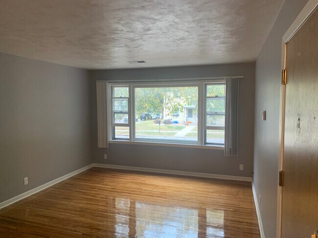 Living Room with Lots of Light - 2501 A St