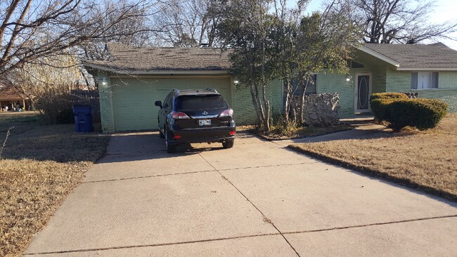 Building Photo - 306 Ridgecrest Dr