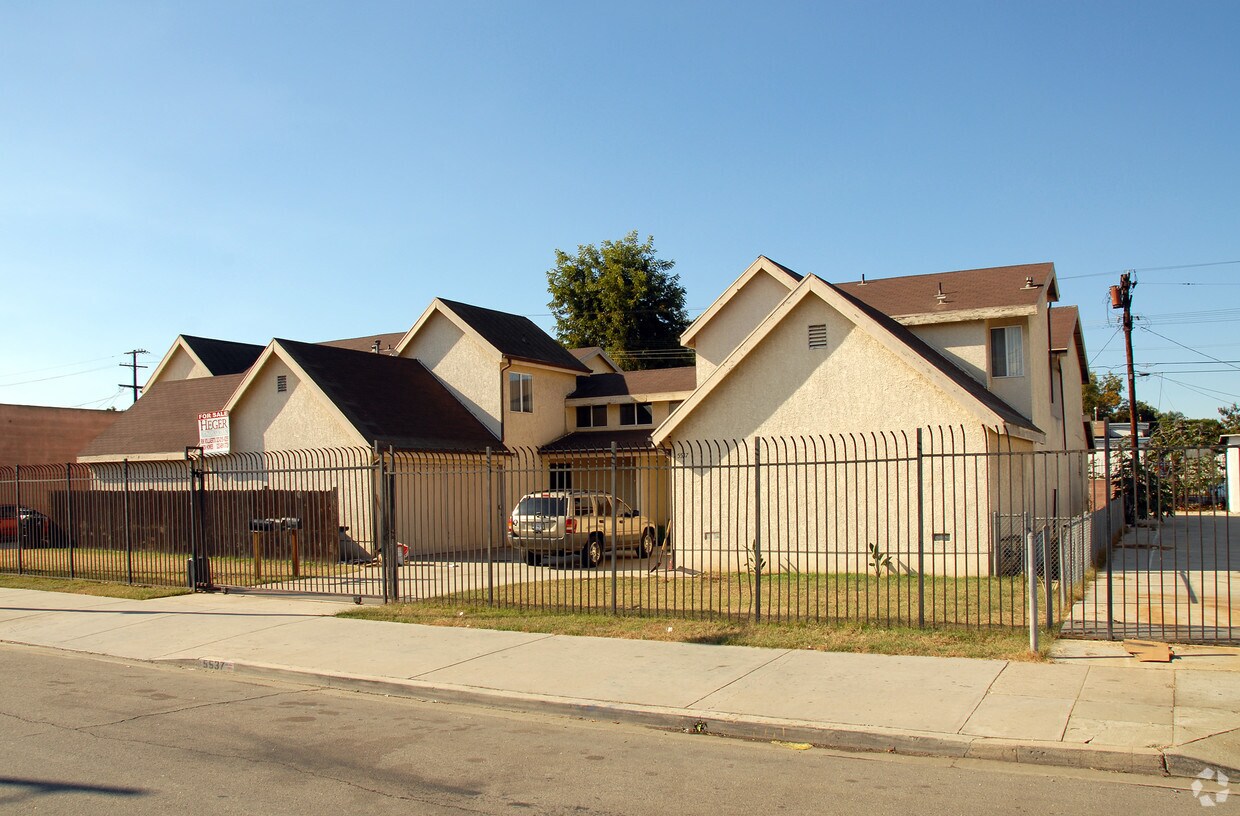 Primary Photo - 5533 Long Beach Ave
