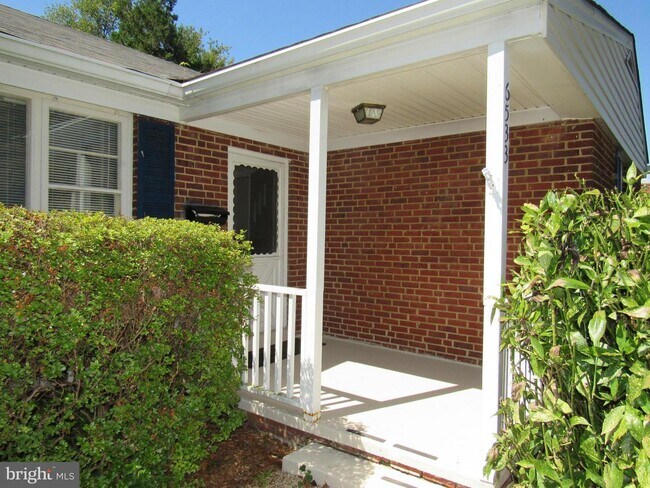Building Photo - 6533 Chesterfield Ave