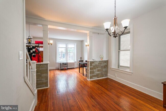 Building Photo - 295 Hermitage St