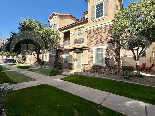 Building Photo - 4049 E Windsor Dr