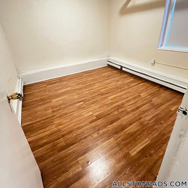 Foto del edificio - 1144 Commonwealth Ave