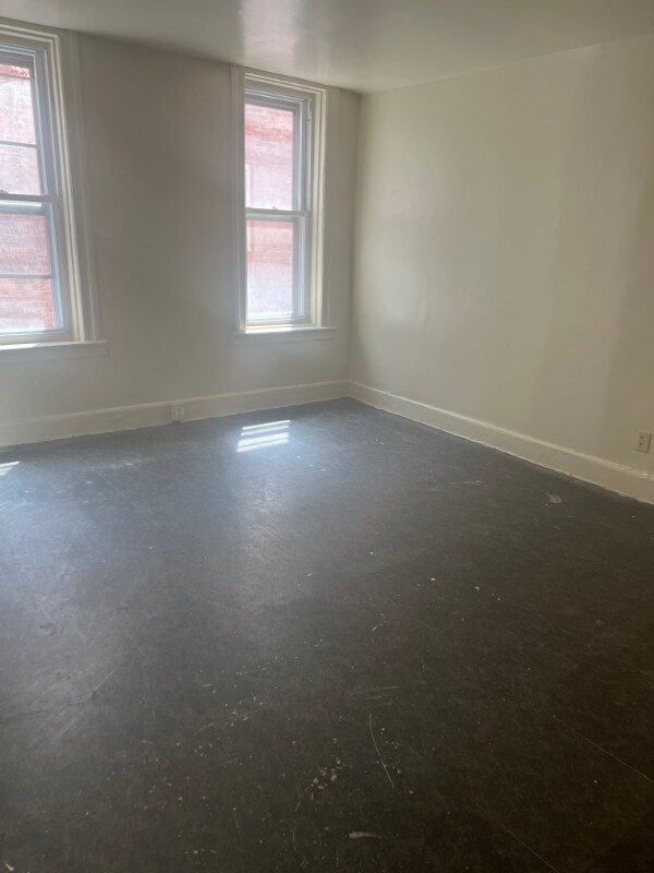 Building Photo - 564 Lincoln Ave