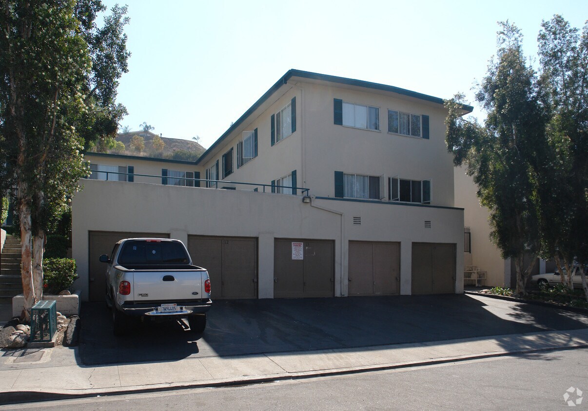 Foto del edificio - 5727-5729 Bates St