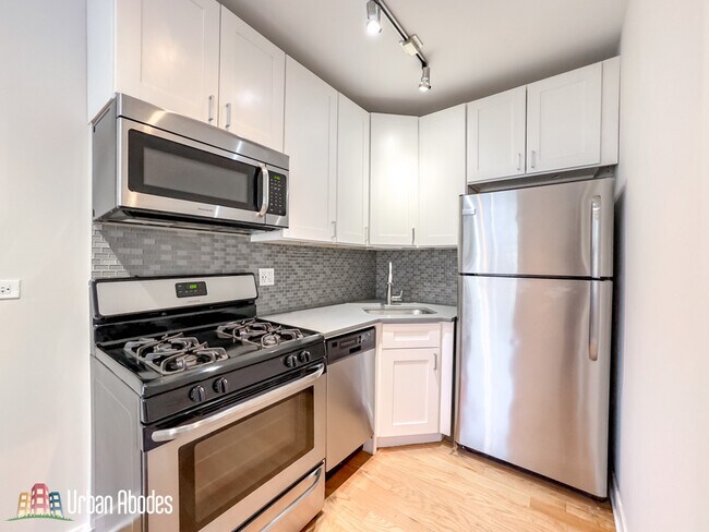 Foto del edificio - 2424 N Kedzie Blvd