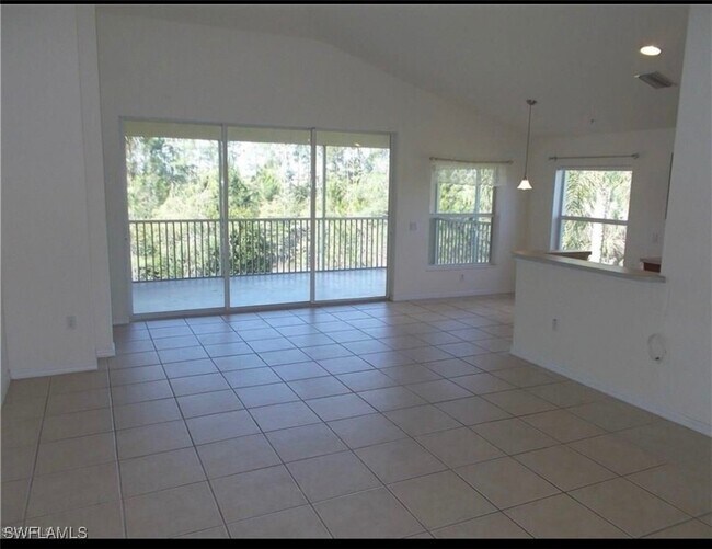 Foto del edificio - 1355 Henley St