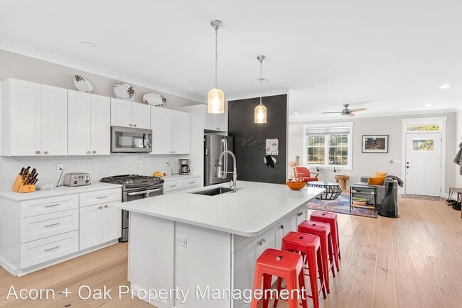 Building Photo - 4 br, 3 bath House - 1315 Tucker St.