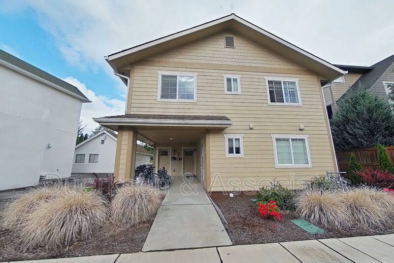 Foto principal - 620 NW Kings Blvd