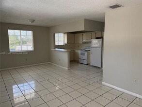 Building Photo - 837 SE 8th Ct