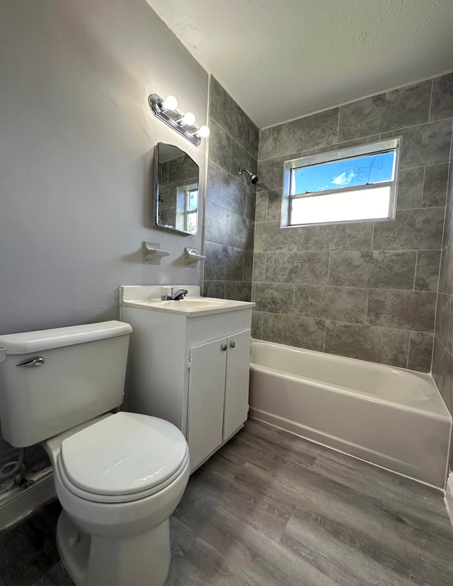 bathroom - 639 SW 5th St