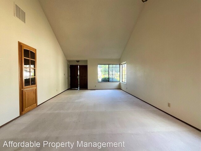 Building Photo - 4 br, 3 bath House - 44125 Glendora Drive