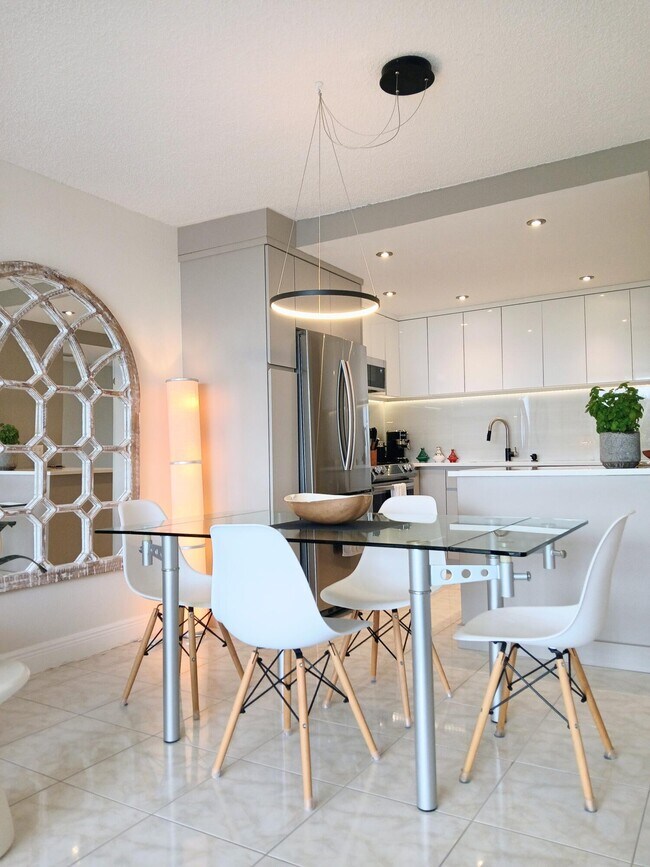 Foto del edificio - 1830 Embassy Dr