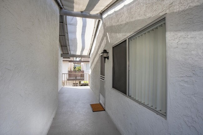 Foto del edificio - Move-in Ready Condo!