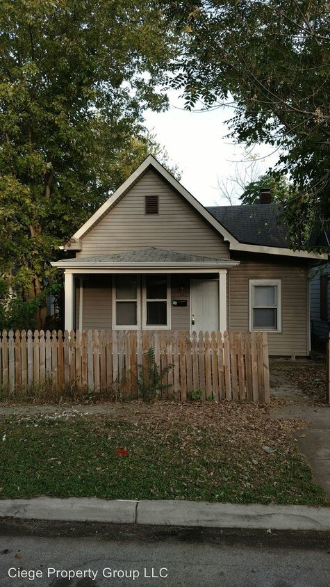 Primary Photo - 751 N Warman Ave