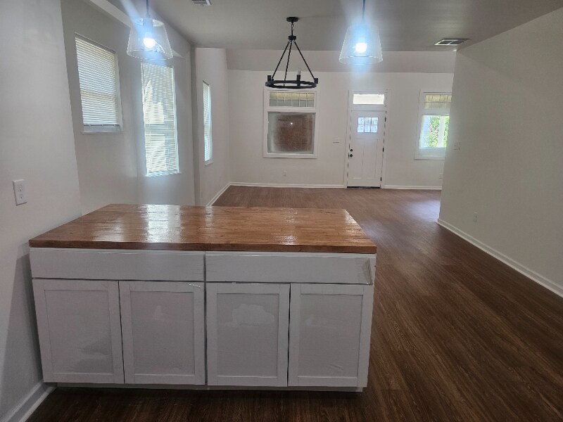 Foto principal - 998 S Willett St