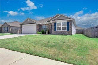 Building Photo - 1731 Hermitage Dr