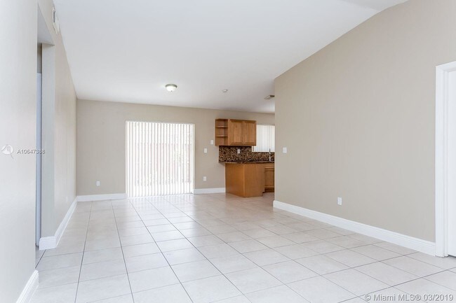 Foto del edificio - 17241 NW 74th Ave
