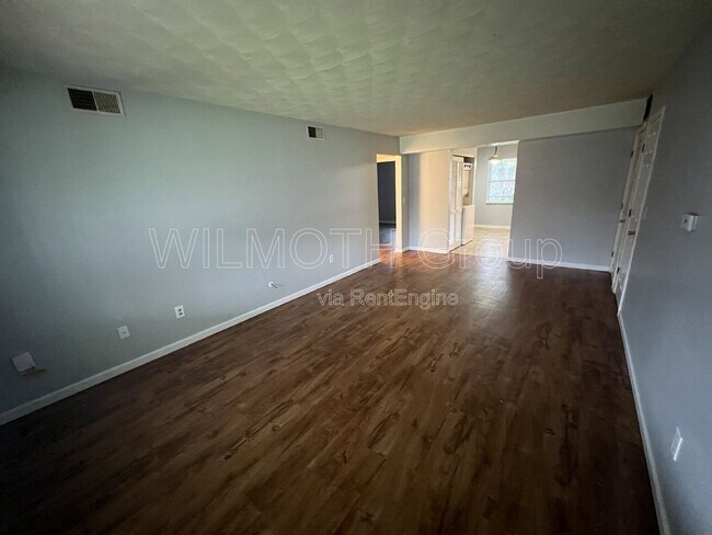 Foto del edificio - 1316 Millerwood Dr