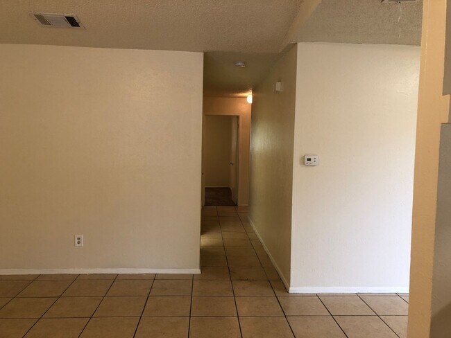 Foto del edificio - 11510 Walnut Ridge Dr