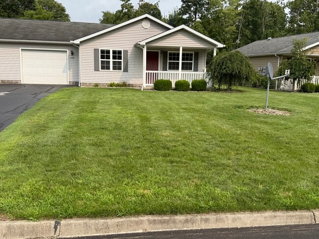 Building Photo - 348 Maplewood Dr