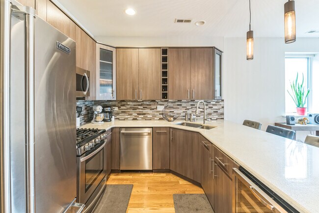 Foto del edificio - 4303 N Kenmore Ave