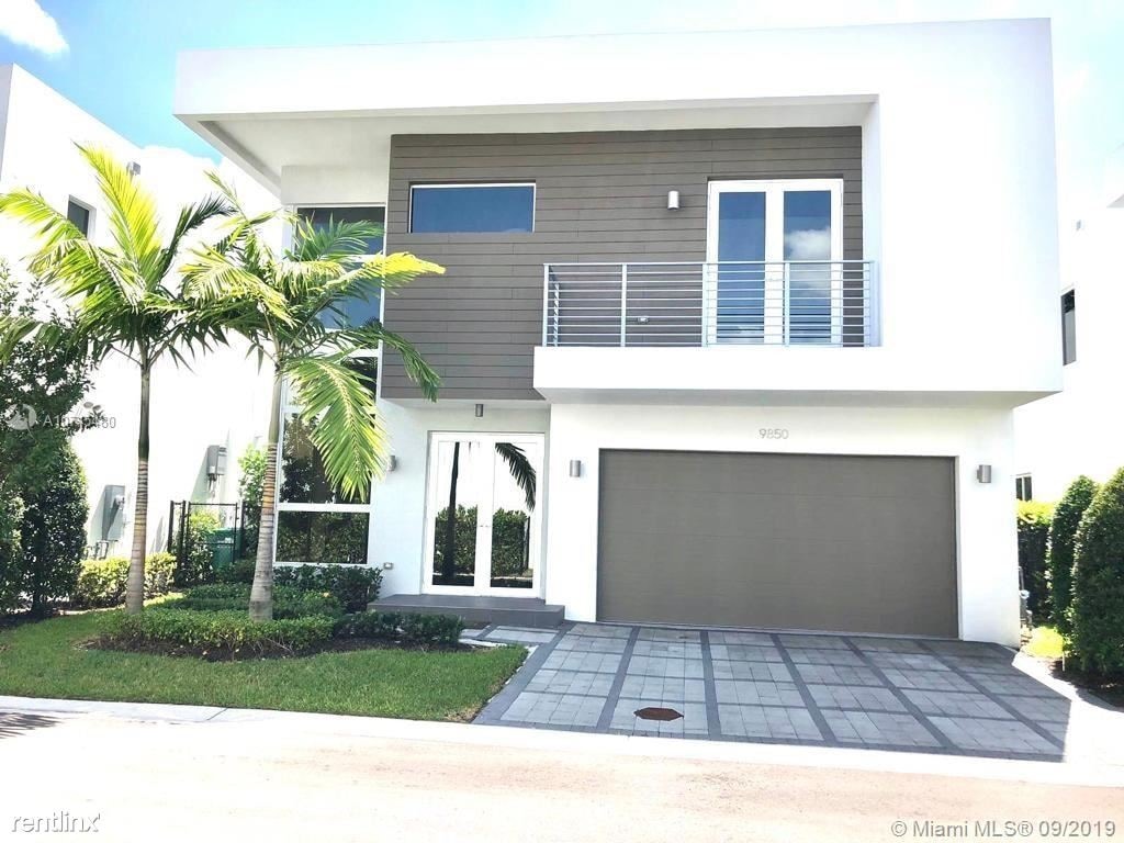 Primary Photo - 5 br, 5 bath House - 9850 NW 74th Ter