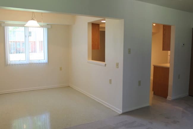 Building Photo - 1765 Randall Cir