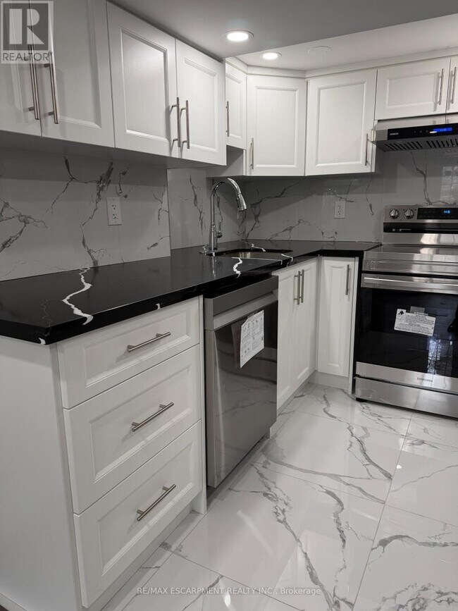 Photo du bâtiment - 276 Balmoral Ave N