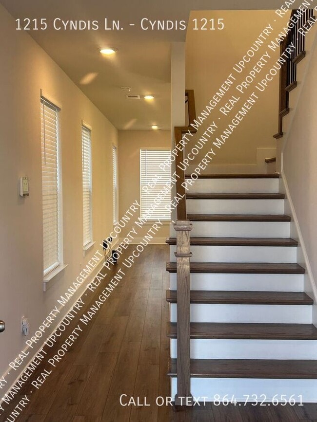 Building Photo - 1215 Cyndis Ln