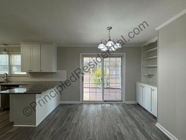 Building Photo - Newly remodeled split level home in nice n...