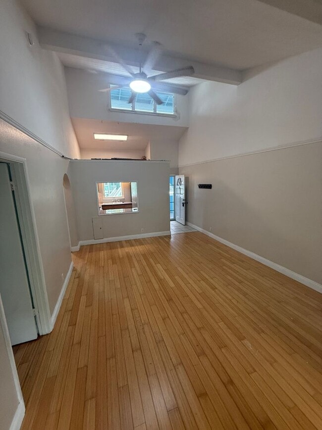 Building Photo - 355 Aoloa St
