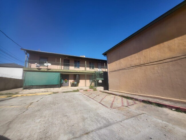 Foto del edificio - 2704 E Kearney St