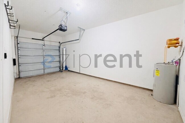 Foto del edificio - 9309 Stone River Pl