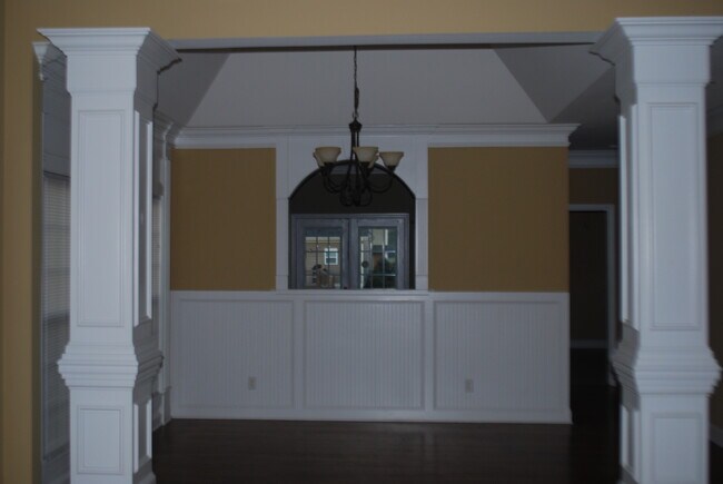 Building Photo - 8401 Gracie Mac Ln
