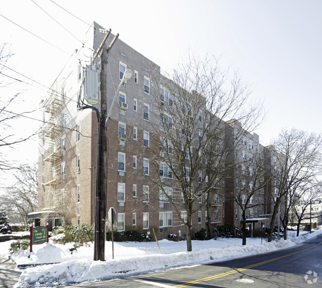Building Photo - One Oakridge Owners Inc
