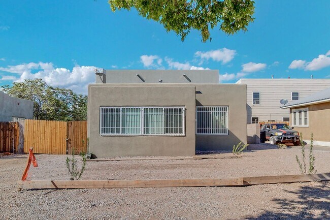 Foto del edificio - 2113 Coal Ave SE